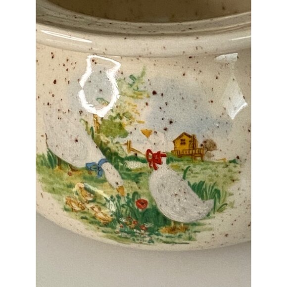 Vintage Stoneware Handled Child' s Camber‎ Pot with Geese Motif - Picture 12 of 16